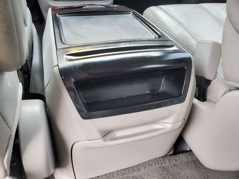 Used 2012 Toyota Sienna XLE image 27