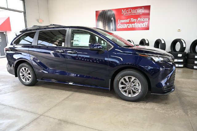 New 2026 Toyota Sienna XLE AWD/4WD image 4