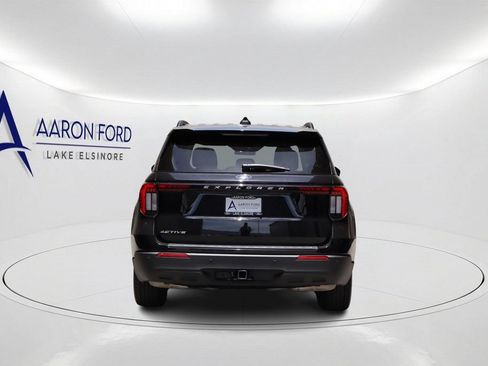 Used 2025 Ford Explorer Active RWD image 5