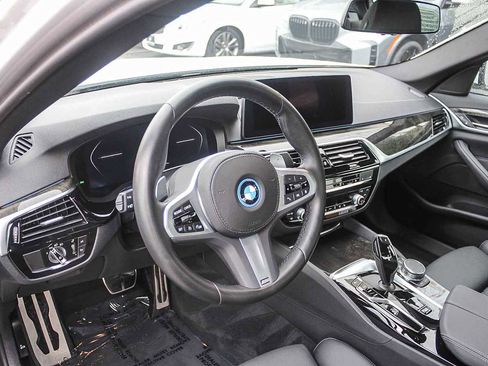 Certified 2023 BMW 530e w/ M Sport Package image 17