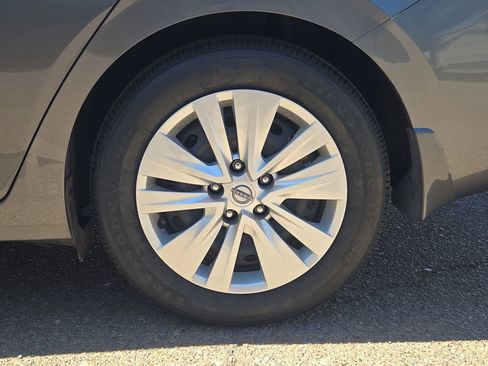Used 2025 Nissan Sentra S FWD image 18