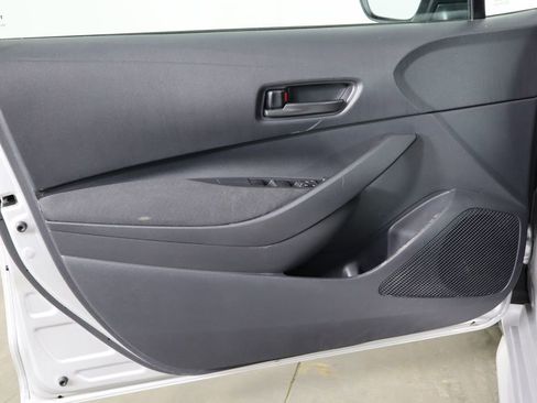 Used 2025 Toyota Corolla LE image 20
