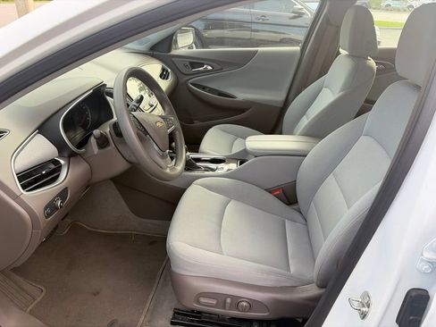 Used 2024 Chevrolet Malibu LT FWD image 12