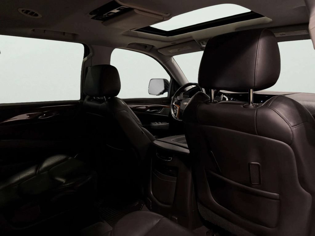 Used 2018 Cadillac Escalade Premium Luxury AWD/4WD image 26