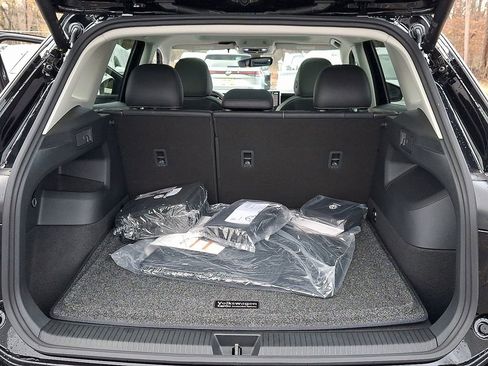 New 2026 Volkswagen Tiguan SE image 15