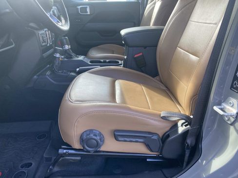 Used 2023 Jeep Wrangler Sahara w/ Cold Weather Group image 23