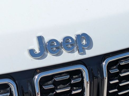 Used 2025 Jeep Compass Limited AWD/4WD image 16