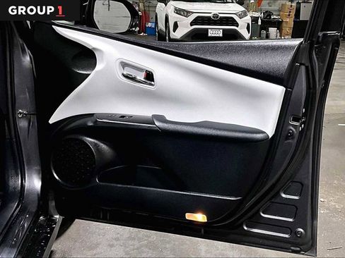 Certified 2016 Toyota Prius Three image 22