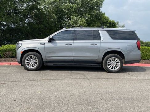 Used 2023 GMC Yukon XL SLT AWD/4WD image 10