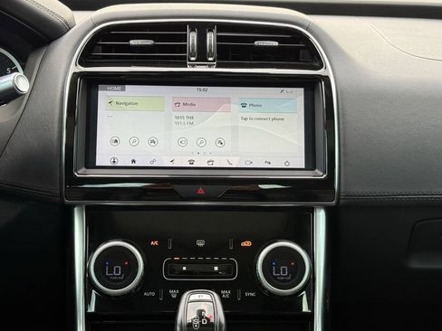 Used 2020 Jaguar XE S RWD image 16