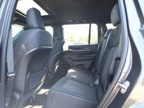 Used 2024 Jeep Grand Cherokee Laredo X image 24