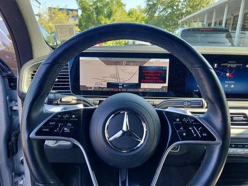 Used 2025 Mercedes-Benz GLS 450 4MATIC image 28