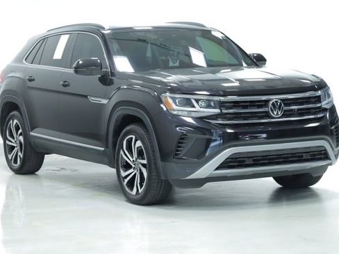 Used 2022 Volkswagen Atlas Cross Sport SEL image 3
