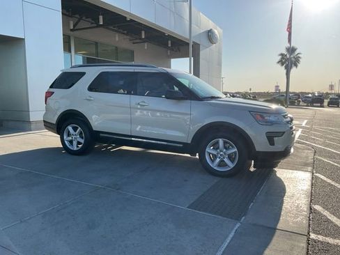 Used 2018 Ford Explorer XLT w/ Class II Trailer Tow Package FWD image 9