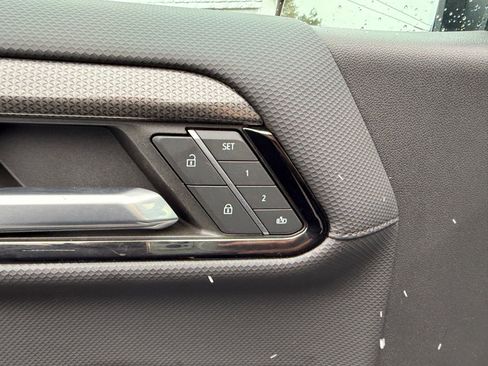 Used 2022 Chevrolet Silverado 1500 ZR2 w/ Technology Package image 26