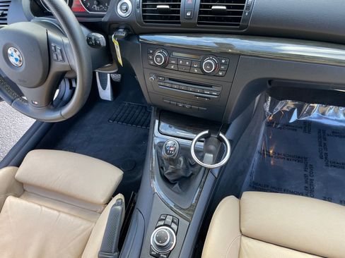 Used 2013 BMW 135i Convertible image 17