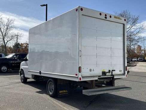 Used 2022 GMC Savana 3500 w/ Power Convenience Package image 8