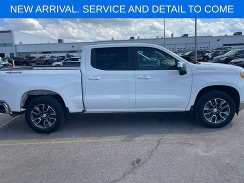 Used 2024 Chevrolet Silverado 1500 LT AWD/4WD image 2