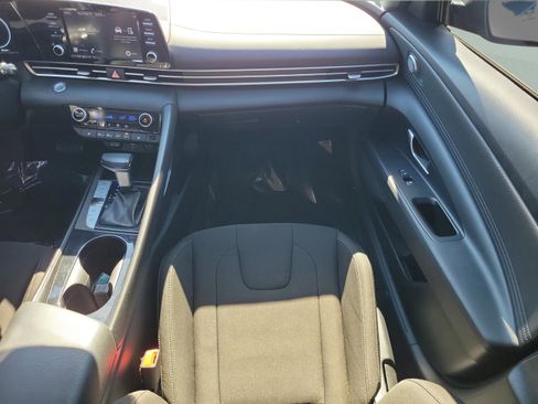 Used 2022 Hyundai Elantra SEL w/ Convenience Package image 14