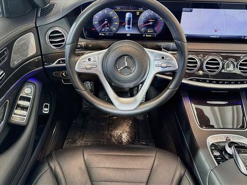 Used 2019 Mercedes-Benz S 560 Sedan image 21