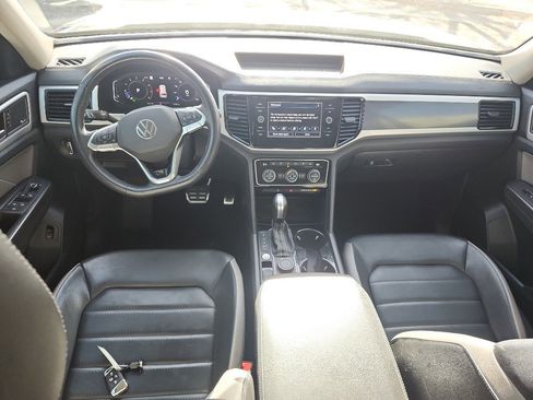 Used 2022 Volkswagen Atlas SEL Premium image 12