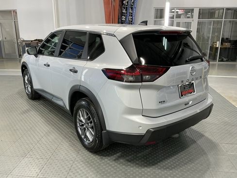 Used 2025 Nissan Rogue S image 31