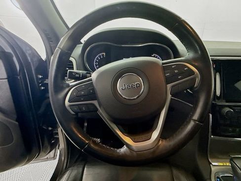 Used 2019 Jeep Grand Cherokee Limited image 11