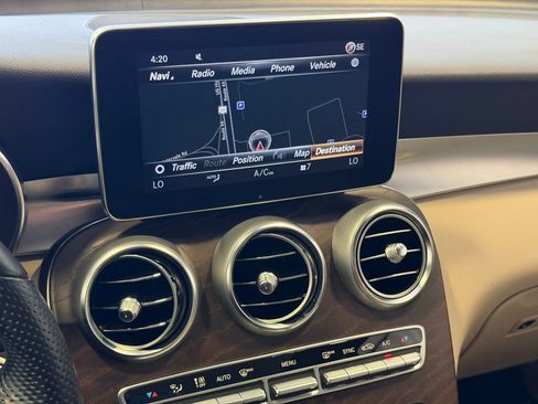 Used 2018 Mercedes-Benz GLC 300 4MATIC image 22