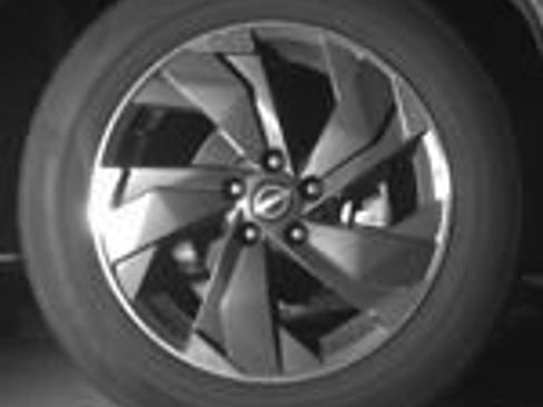 Used 2025 Nissan Rogue SV FWD image 15