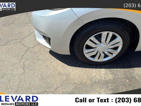 Used 2015 Honda Fit LX image 9