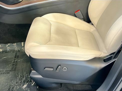 Used 2022 Tesla Model X AWD/4WD image 17