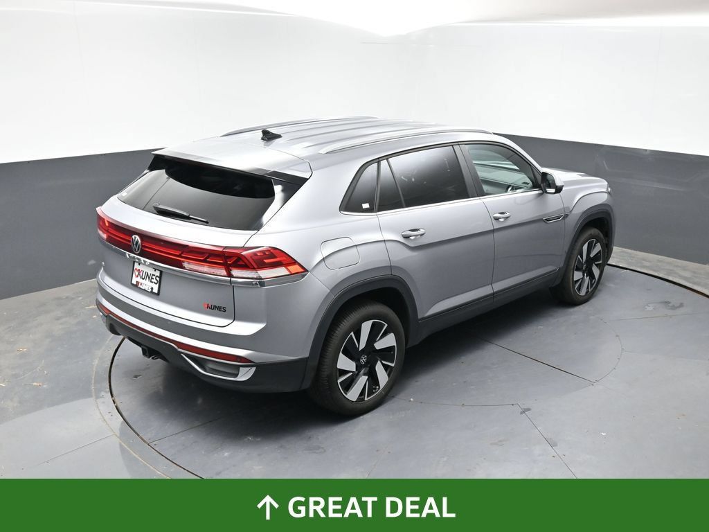 Used 2025 Volkswagen Atlas Cross Sport SE FWD image 44