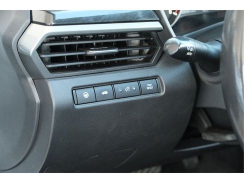 Used 2023 Nissan Altima 2.0 SR FWD image 8