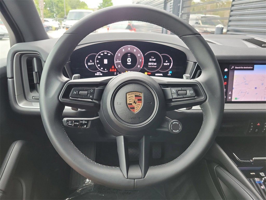 Certified 2025 Porsche Cayenne AWD/4WD image 36