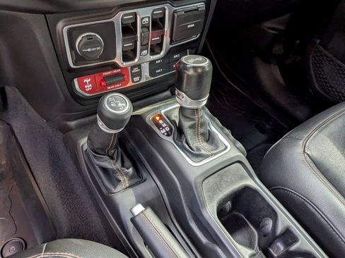 Used 2021 Jeep Wrangler Unlimited Rubicon w/ Dual Top Group AWD/4WD image 15