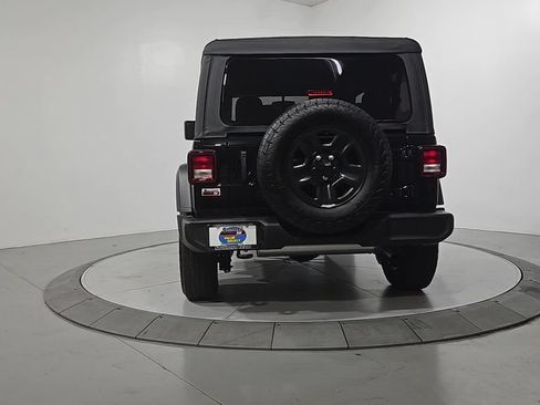 Used 2026 Jeep Wrangler Sport AWD/4WD image 4