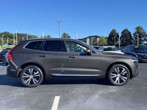 Used 2023 Volvo XC60 B5 Plus w/ Climate Package AWD/4WD image 8