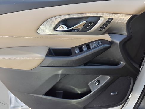 Used 2023 Chevrolet Traverse Premier image 28