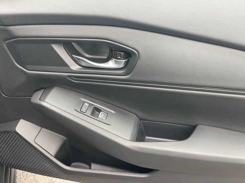 Used 2025 Honda Accord SE image 31