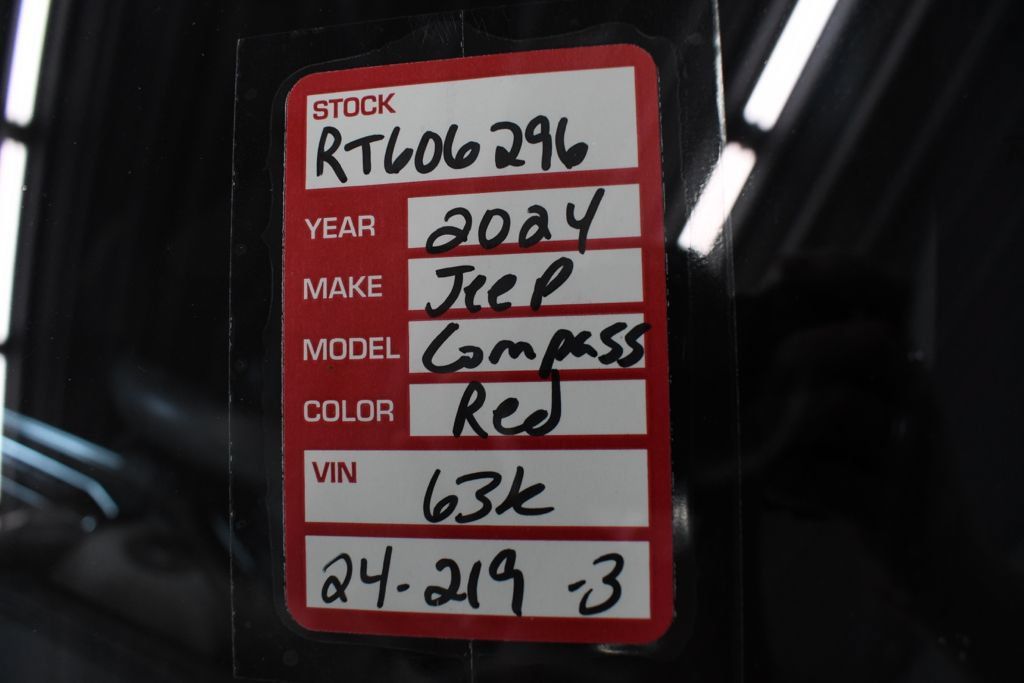 Used 2024 Jeep Compass Latitude AWD/4WD image 42