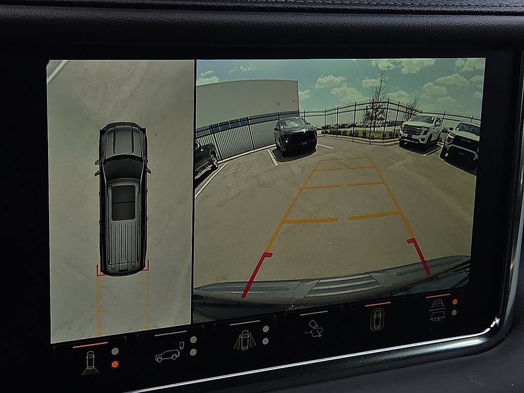 Used 2024 GMC Yukon Denali w/ Advanced Technology Package RWD image 18
