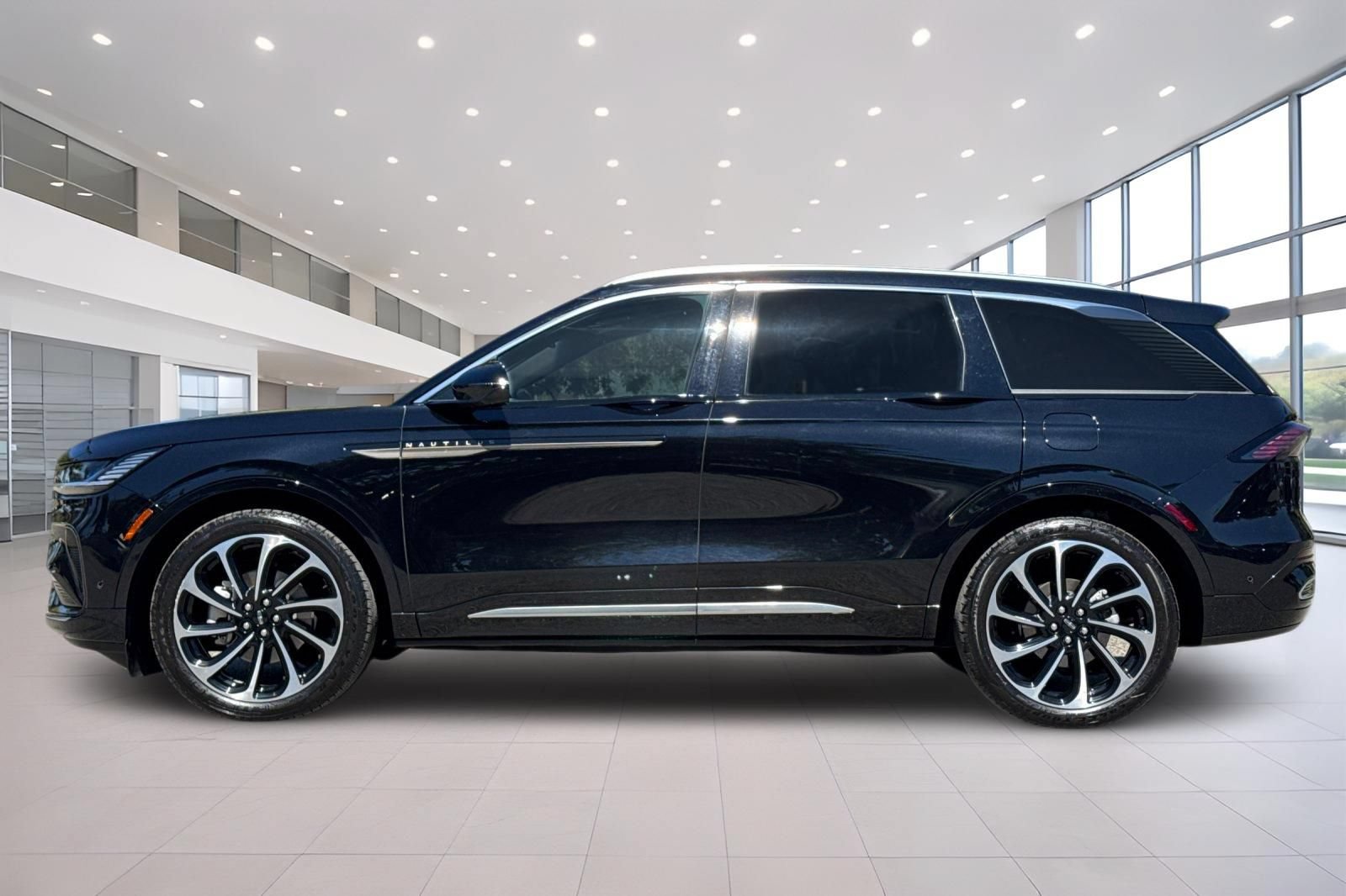 Used 2024 Lincoln Nautilus Black Label AWD/4WD image 7