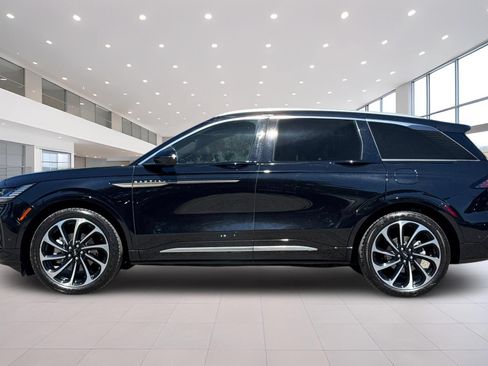 Used 2024 Lincoln Nautilus Black Label AWD/4WD image 7
