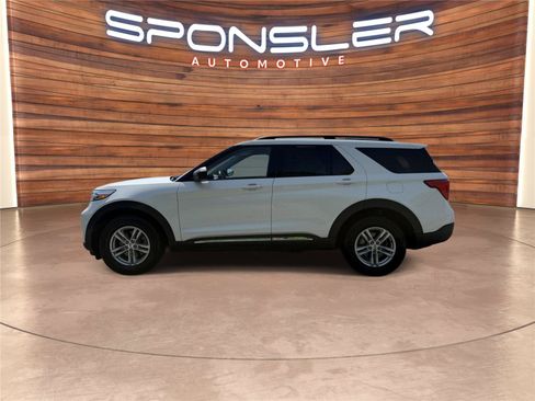Certified 2021 Ford Explorer XLT w/ Equipment Group 202A AWD/4WD image 2