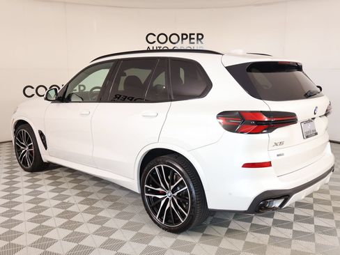 Used 2024 BMW X5 xDrive40i w/ M Sport Package AWD/4WD image 24