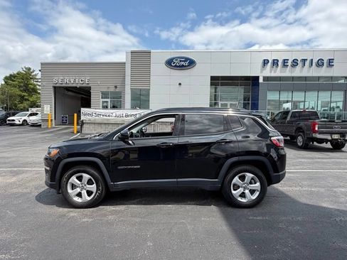 Used 2019 Jeep Compass Latitude w/ Popular Equipment Group AWD/4WD image 7