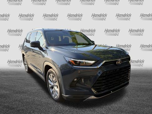 Used 2026 Toyota Grand Highlander FWD image 2