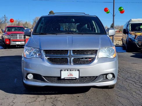 Used 2019 Dodge Grand Caravan SXT image 8