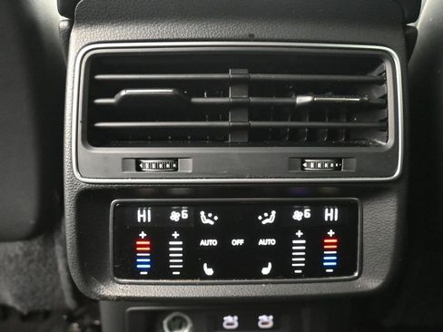 Used 2021 Audi Q8 Prestige w/ Prestige Package image 20