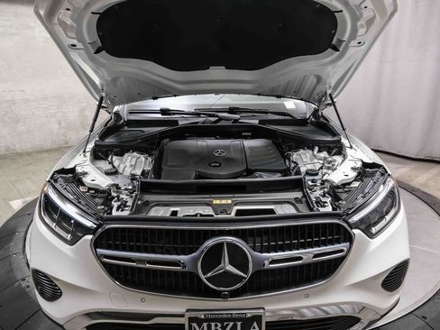 Certified 2025 Mercedes-Benz GLC 300 image 26
